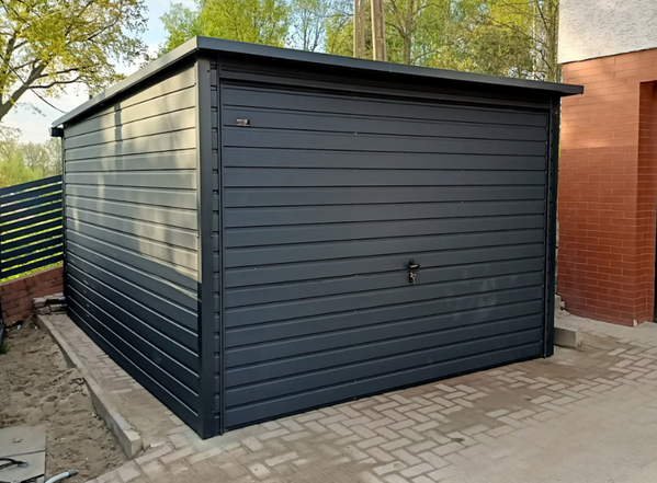Garaż blaszany 3x5m