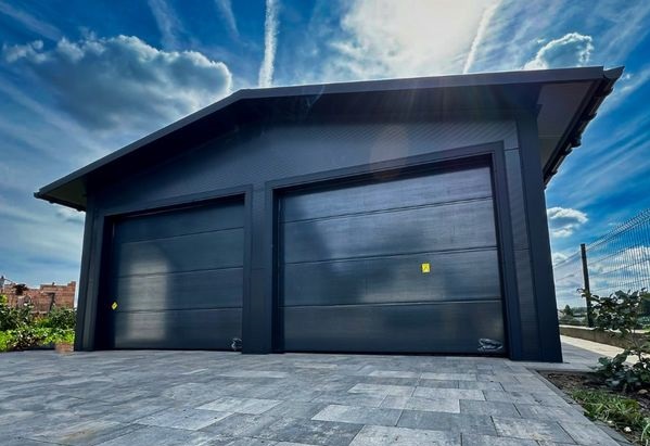 garaż z płyty warstwowej 10x8m